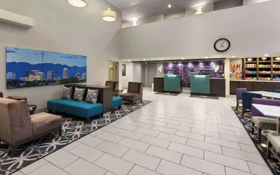 Photo 4 - La Quinta Inn & Suites by Wyndham North Orem
