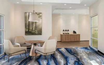 Photo 3 - Fairfield Inn & Suites by Marriott San Jose Airport