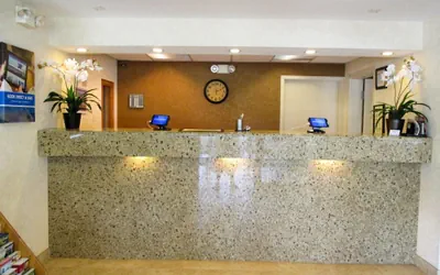 Photo 4 - Motel 6 Alsip, IL