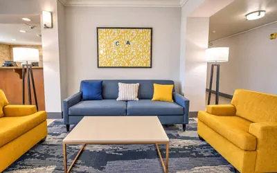 Photo 4 - Comfort Inn & Suites Lancaster Antelope Valley