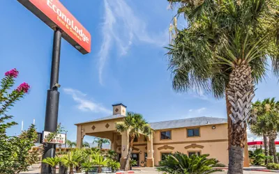 Photo 2 - Econo Lodge Inn & Suites Corpus Christi