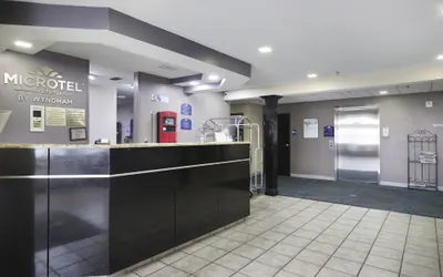 Photo 4 - Microtel Inn & Suites by Wyndham Meridian