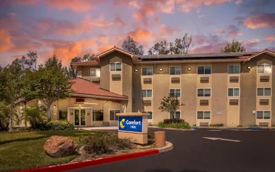 Photo 2 - Comfort Inn Fontana