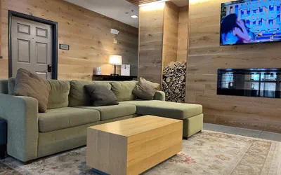 Photo 4 - Country Inn & Suites by Radisson, Novi, MI