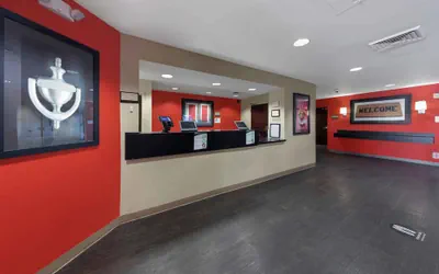 Photo 4 - Extended Stay America Suites Los Angeles Burbank Airport