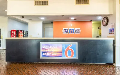 Photo 4 - Motel 6 Natchitoches, LA