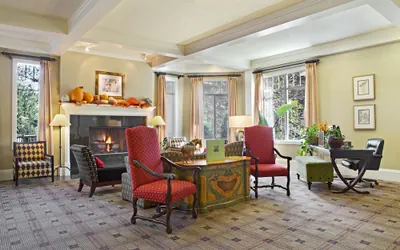 Photo 3 - Plaza Inn & Suites at Ashland Creek