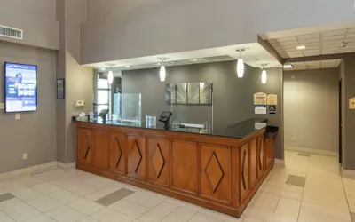 Photo 3 - Best Western Inn & Suites San Mateo - San Francisco Airport