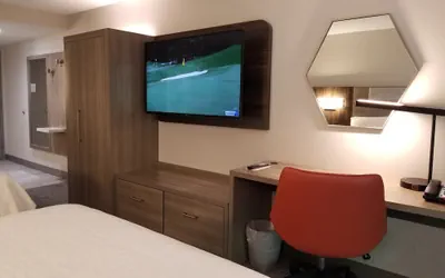 Photo 5 - Holiday Inn Express Apex - Raleigh by IHG