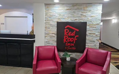Photo 5 - Red Roof Inn & Suites Hinesville