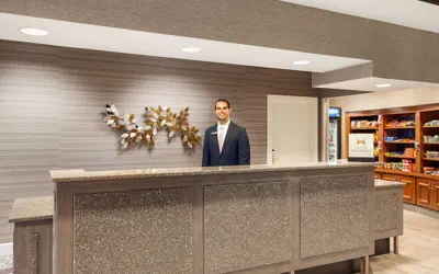 Photo 3 - Hampton Inn & Suites Denver - Cherry Creek