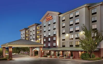 Photo 2 - Hampton Inn & Suites Denver - Cherry Creek