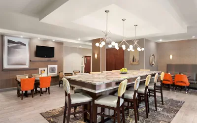 Photo 4 - Hampton Inn & Suites Denver - Cherry Creek