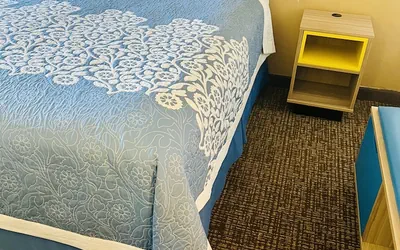 Photo 4 - Days Inn by Wyndham Fort Wayne