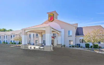 Photo 2 - Super 8 by Wyndham Cloverdale IN