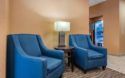 Photo 3 - Comfort Inn & Suites Orlando North