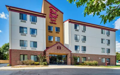 Photo 2 - Red Roof Inn & Suites Dover Downtown