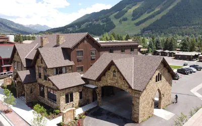 Elk Country Inn