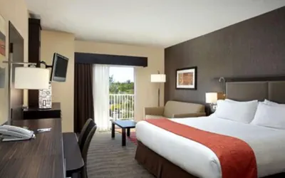 Photo 5 - Holiday Inn Express Hotel Naples Downtown - 5th Avenue