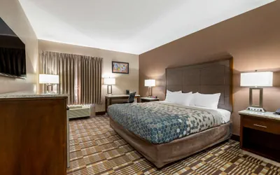 Photo 3 - Econo Lodge Shelbyville North