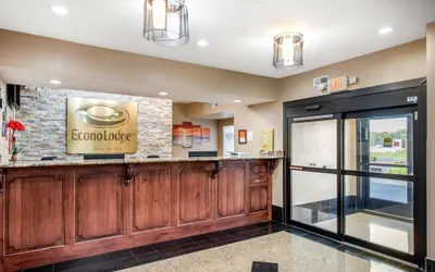 Photo 2 - Econo Lodge Shelbyville North
