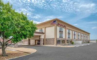 Photo 2 - Hampton Inn Collinsville