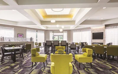Photo 4 - La Quinta Inn & Suites by Wyndham Dallas Plano West