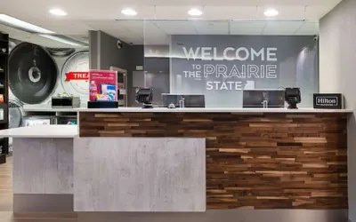 Photo 3 - Hampton Inn & Suites Chicago/Hoffman Estates
