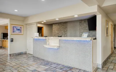 Photo 4 - SureStay Hotel by Best Western Ukiah
