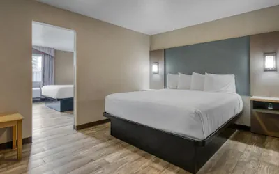 Photo 2 - SureStay Hotel by Best Western Ukiah