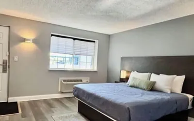 Photo 2 - O'Hare Inn & Suites