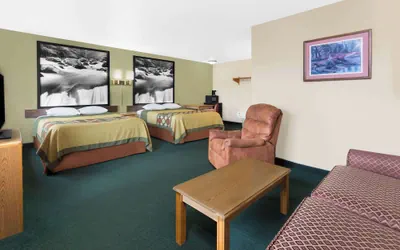 Photo 4 - Super 8 by Wyndham Antigo