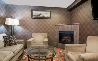 Photo 3 - Baymont by Wyndham Eau Claire WI