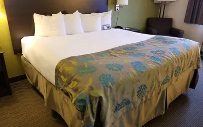 Photo 4 - Baymont by Wyndham Eau Claire WI