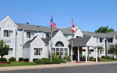 Photo 2 - CenterWay Hotel Buffalo North Near University