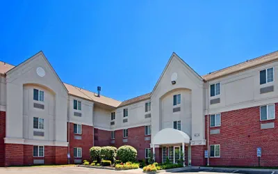 Photo 2 - MainStay Suites Kansas City Overland Park