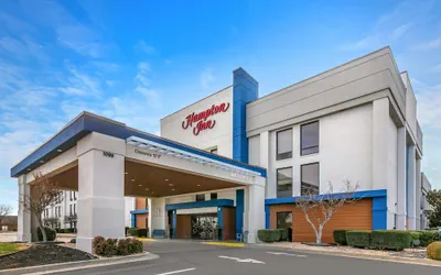 Photo 2 - Hampton Inn Richmond
