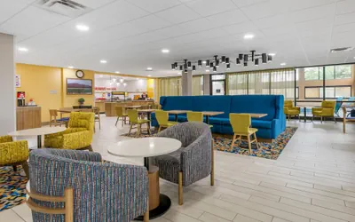 Photo 4 - Hampton Inn Richmond