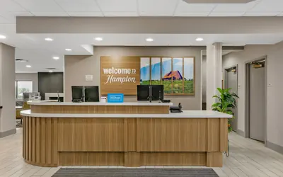 Photo 5 - Hampton Inn Richmond