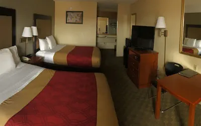 Photo 5 - Econo Lodge Hillsboro I-35