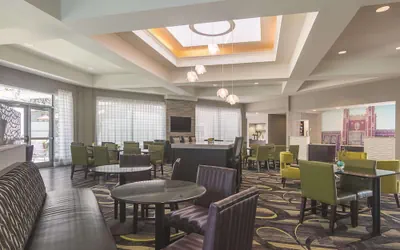 Photo 4 - La Quinta Inn & Suites by Wyndham Oklahoma City Norman