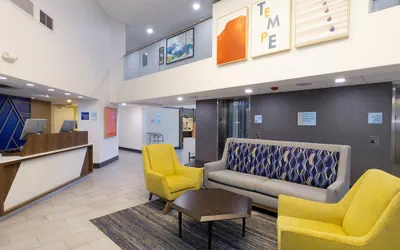 Photo 2 - Holiday Inn Express & Suites Phoenix - Tempe by IHG
