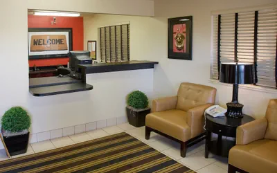 Photo 2 - Studio 6 Suites Fresno North CA
