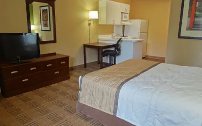 Photo 4 - Studio 6 Suites Fresno North CA