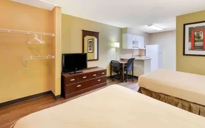 Photo 5 - Studio 6 Suites Fresno North CA