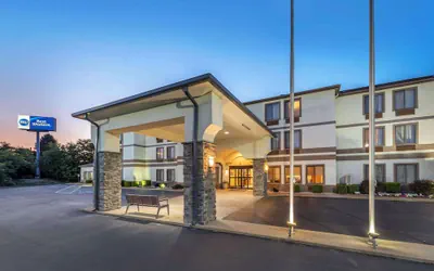 Photo 2 - Best Western St. Clairsville Inn & Suites