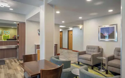 Photo 3 - Best Western St. Clairsville Inn & Suites
