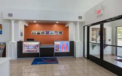 Photo 5 - Motel 6 Bedford, TX - Fort Worth