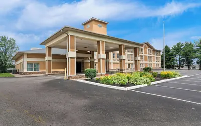 Photo 2 - Quality Inn Dry Ridge