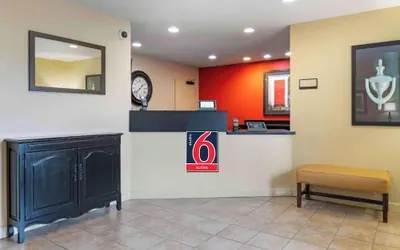 Photo 2 - Studio 6 Extended Stay South Bend Mishawaka South IN